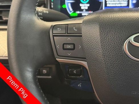 Used 2025 Toyota Camry XLE w/ Premium Package FWD image 19