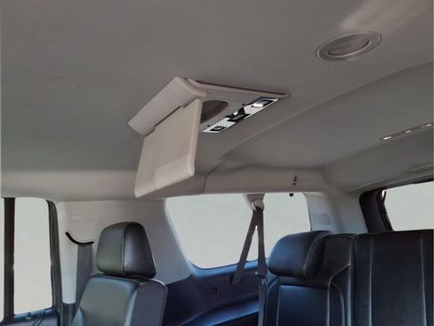 Used 2020 Chevrolet Suburban Premier image 19