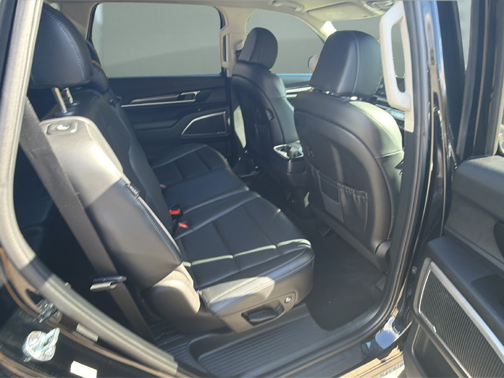 Used 2024 Kia Telluride LX FWD image 18