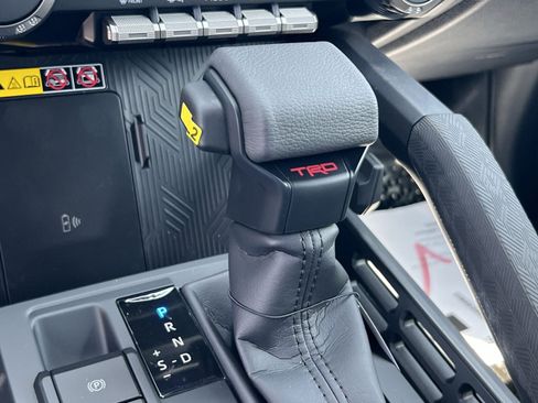 New 2025 Toyota Tacoma TRD Off-Road image 17