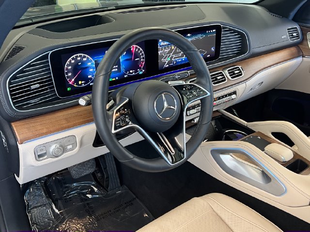 Used 2024 Mercedes-Benz GLE 450e 4MATIC image 18