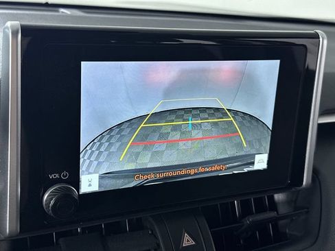 Used 2025 Toyota RAV4 LE AWD/4WD image 15