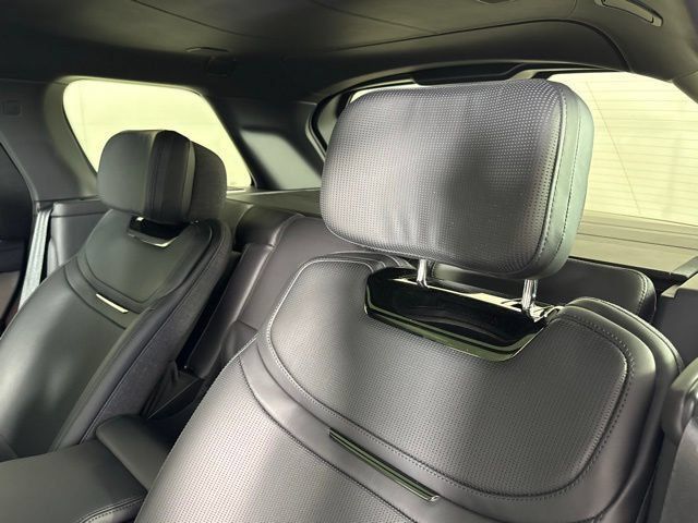 New 2026 Land Rover Range Rover SV AWD/4WD image 24
