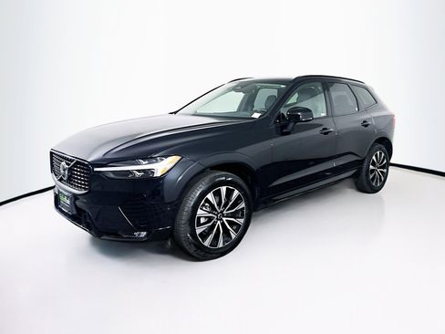 Used 2025 Volvo XC60 B5 Plus image 3