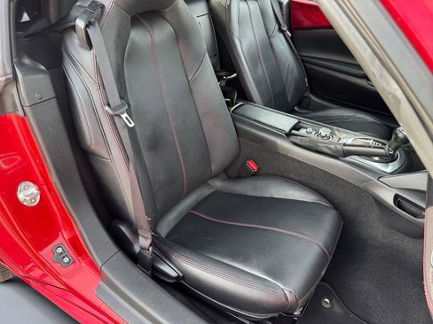 Used 2019 MAZDA MX-5 Miata RF Grand Touring image 12