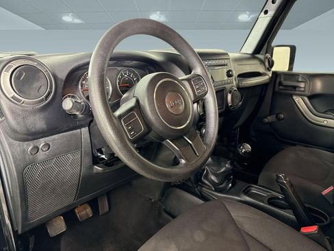 Used 2015 Jeep Wrangler Unlimited Sport w/ Max Tow Package AWD/4WD image 4