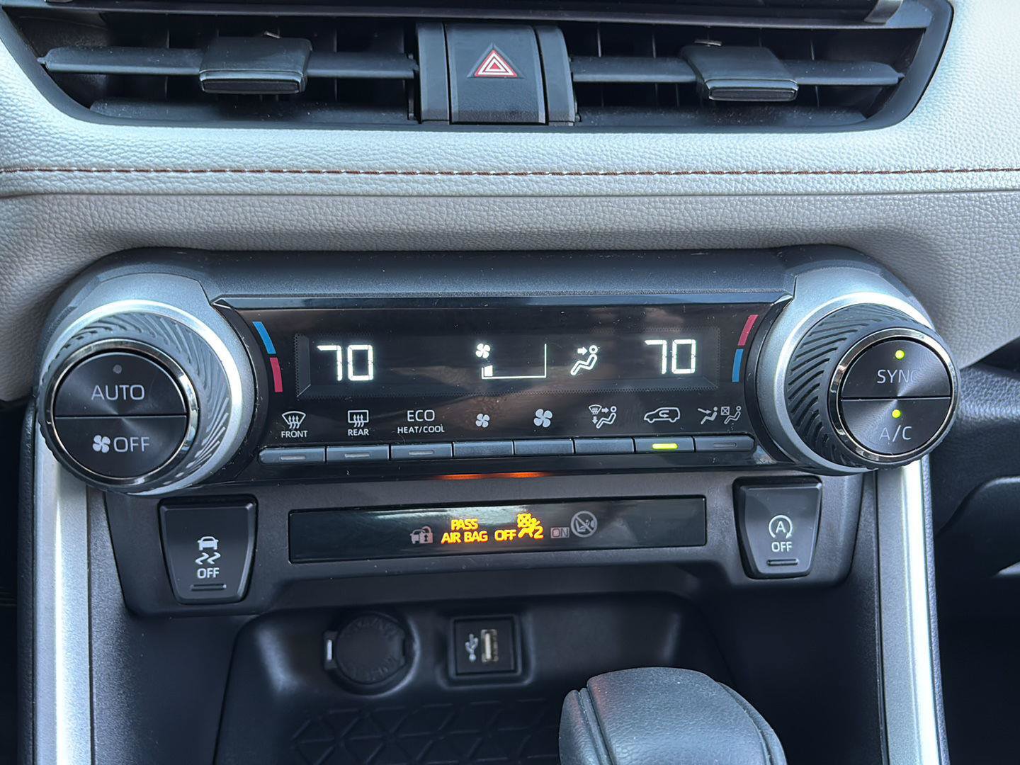 Used 2025 Toyota RAV4 XLE AWD/4WD image 31