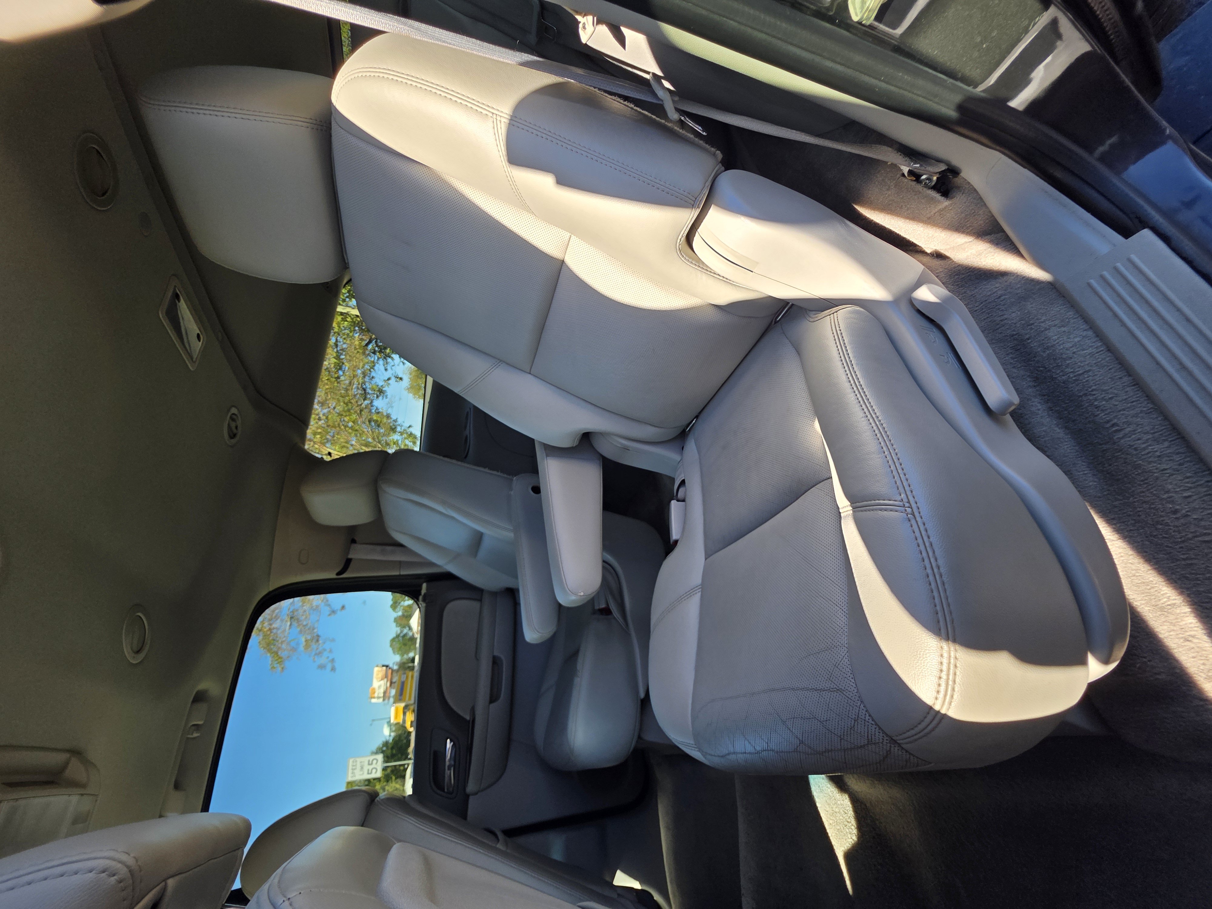 Used 2011 GMC Yukon XL SLT w/ SLT Chrome Package AWD/4WD image 24