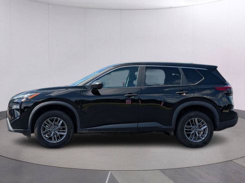 Used 2024 Nissan Rogue S AWD/4WD image 2