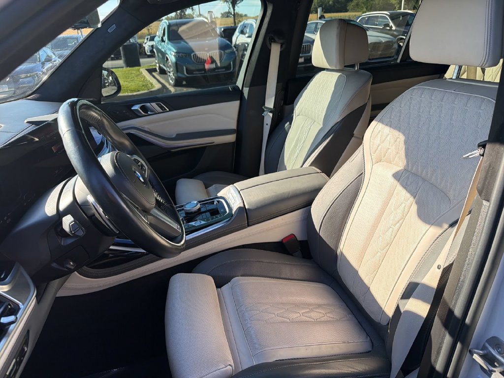 Certified 2023 BMW X7 xDrive40i w/ Executive Package AWD/4WD image 9