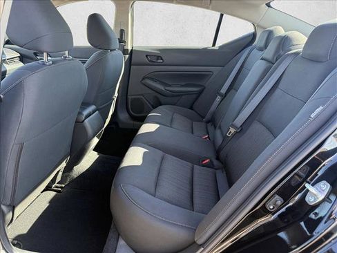 Used 2025 Nissan Altima 2.5 SV image 21