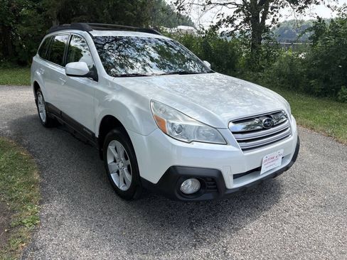 Used 2014 Subaru Outback 2.5i Premium w/ Moonroof Package AWD/4WD image 8