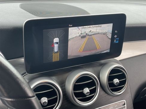 Used 2021 Mercedes-Benz GLC 300 image 26