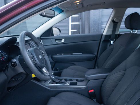 Used 2017 Kia Optima LX image 17