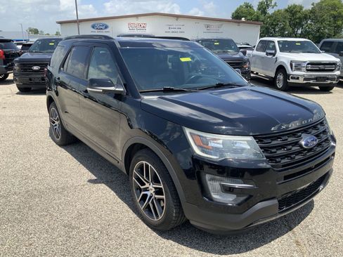 Used 2016 Ford Explorer Sport w/ Equipment Group 401A AWD/4WD image 2
