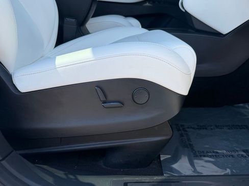 Used 2018 Tesla Model X 100D image 37