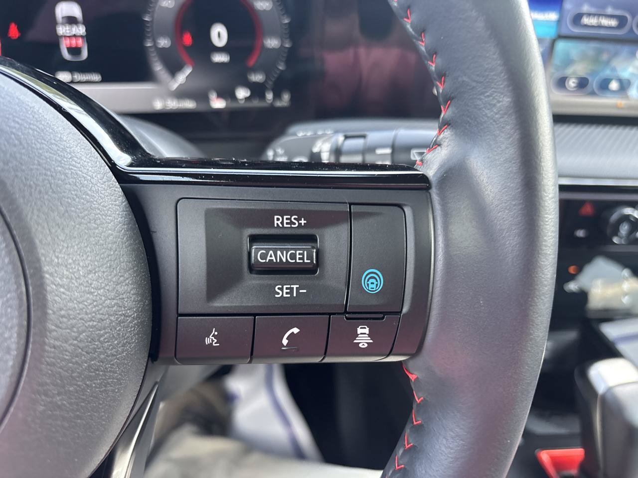 Used 2025 Nissan Kicks SR w/ SR Premium Package AWD/4WD image 17