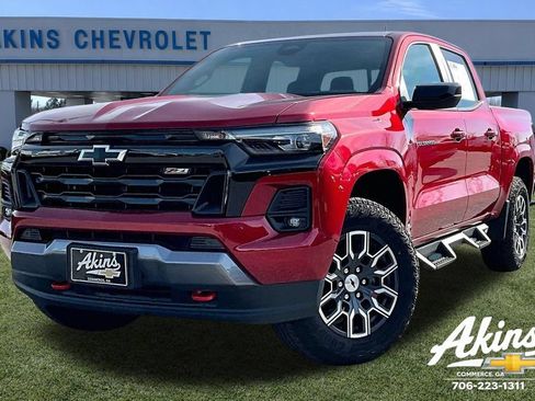 Used 2024 Chevrolet Colorado Z71 w/ Advanced Trailering Package AWD/4WD image 1