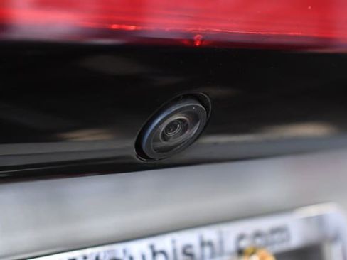 Used 2024 Chrysler Pacifica Touring-L FWD image 18
