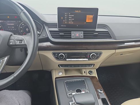 Used 2019 Audi Q5 2.0T Premium Plus w/ Premium Plus Package image 25