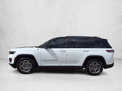 Used 2022 Jeep Grand Cherokee Trailhawk AWD/4WD image 9