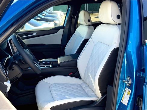 New 2025 Volkswagen Atlas Cross Sport SEL Premium R-Line image 10