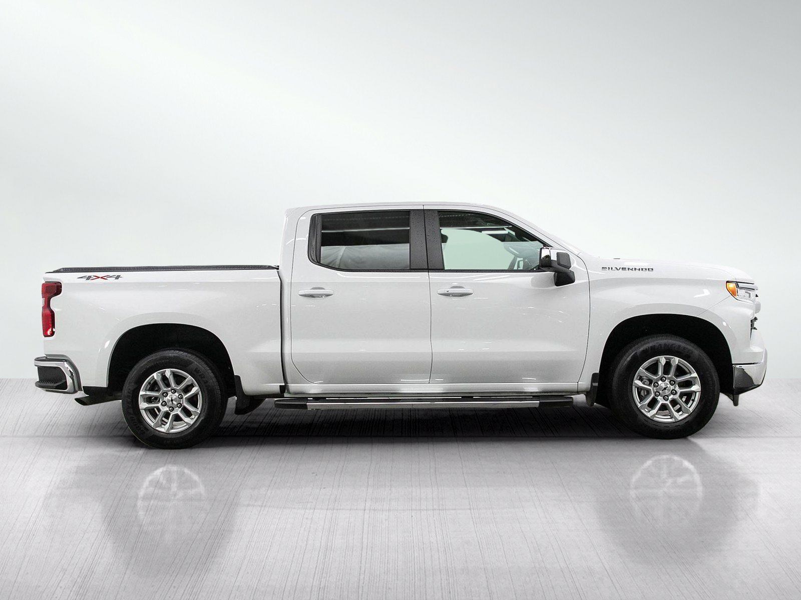 Used 2023 Chevrolet Silverado 1500 LT AWD/4WD image 6