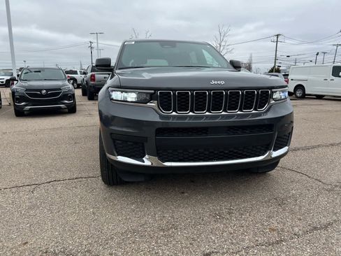 Certified 2024 Jeep Grand Cherokee L Laredo image 9