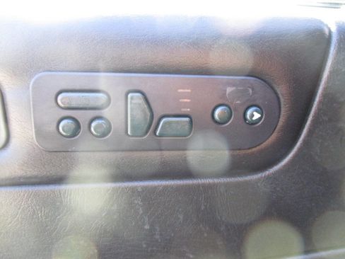 Used 2006 HUMMER H2 Base 4dr SUV 4WD image 32