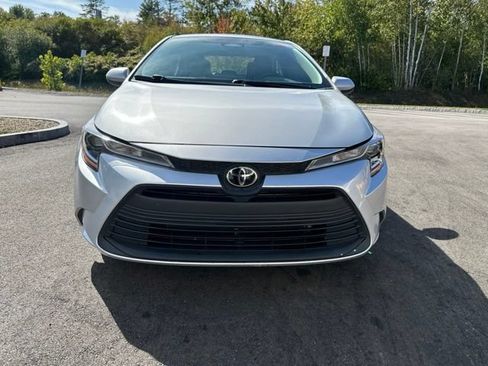 Used 2024 Toyota Corolla LE FWD image 8