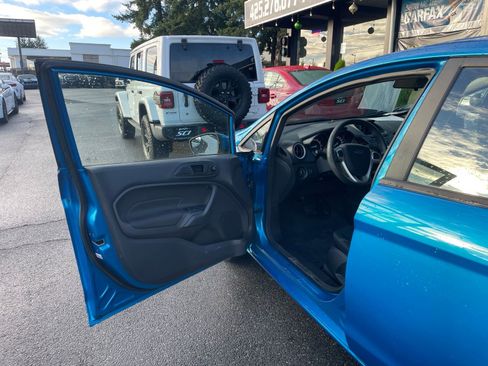 Used 2017 Ford Fiesta SE image 13
