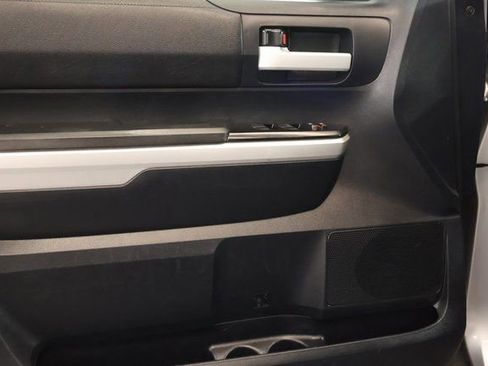 Used 2014 Toyota Tundra SR5 AWD/4WD image 9
