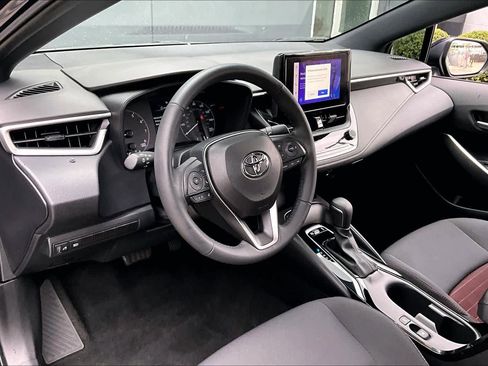 Used 2023 Toyota Corolla SE image 16