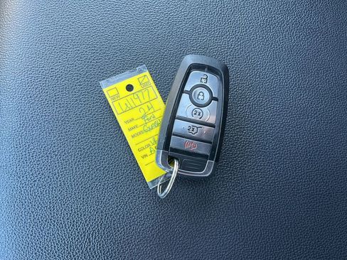 Used 2024 Ford Expedition Max Limited image 30