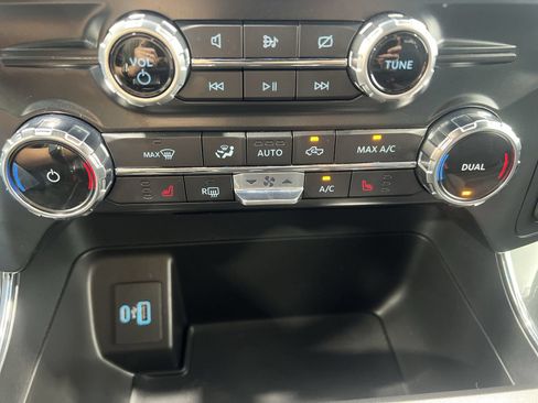 Used 2022 Ford F150 XLT w/ Equipment Group 302A High AWD/4WD image 19