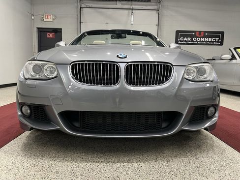 Used 2013 BMW 335i Convertible image 9
