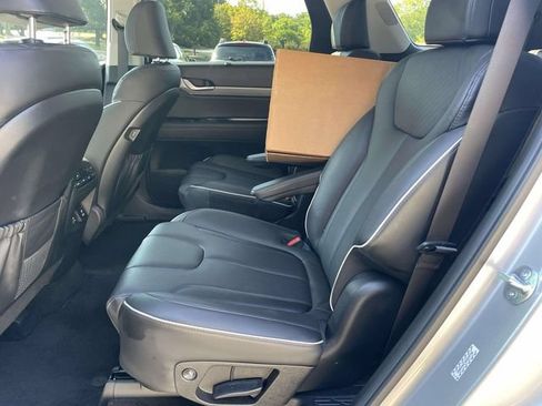 Used 2024 Hyundai Palisade SEL w/ Premium Package FWD image 9