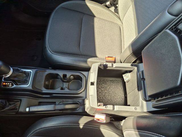 Certified 2023 Jeep Gladiator Sport AWD/4WD image 15