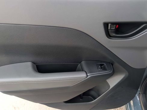 Used 2025 Subaru Crosstrek 2.0i Premium image 25