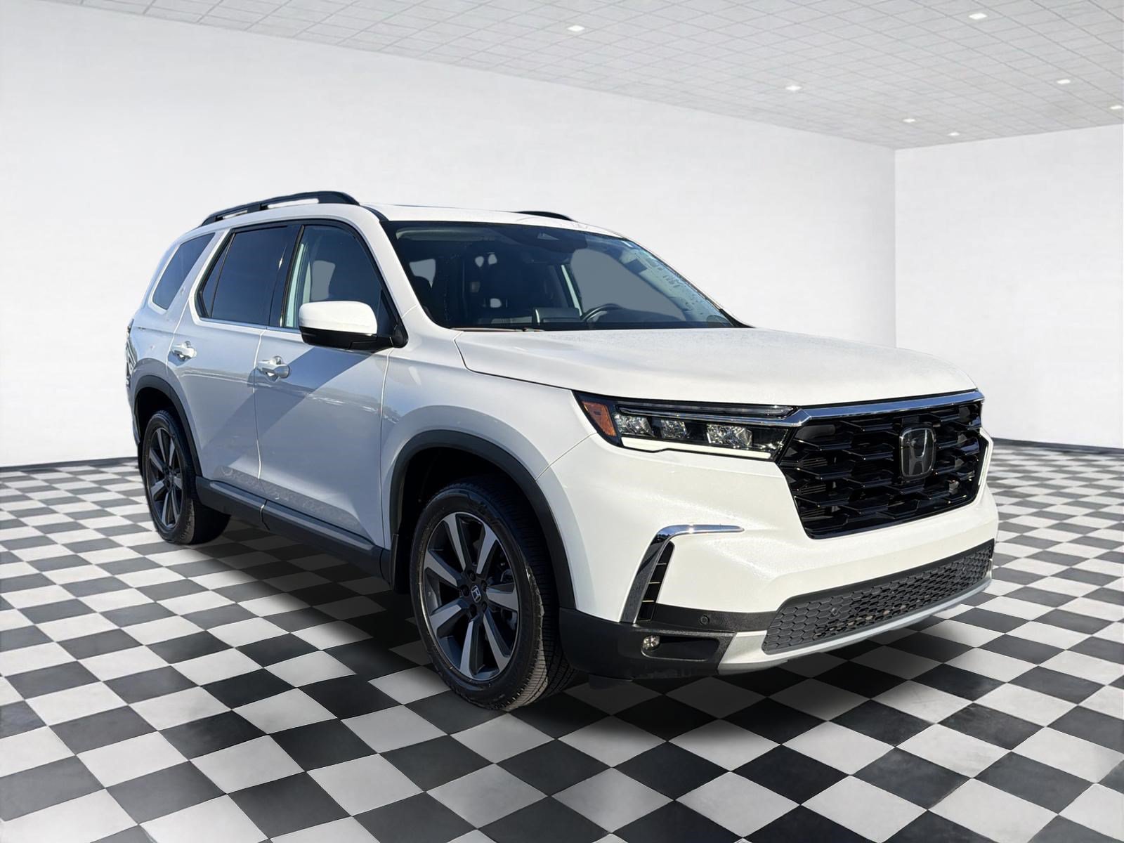 Used 2024 Honda Pilot Touring image 8