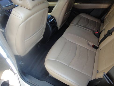 Used 2018 Cadillac XT5 Platinum AWD/4WD image 13