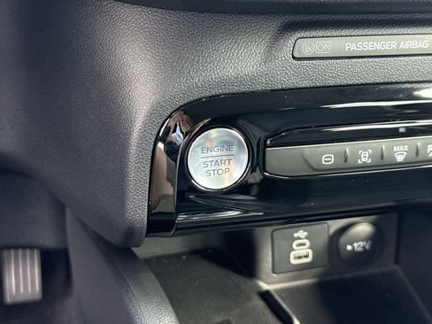 Certified 2025 Ford Escape Platinum FWD image 36