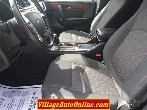 Used 2017 Chevrolet Traverse LT AWD/4WD image 21