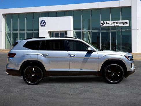 New 2026 Volkswagen Atlas SE FWD image 9