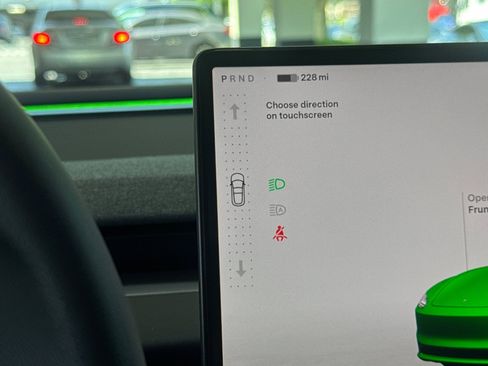 Used 2025 Tesla Model 3 Long Range RWD image 27