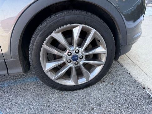 Used 2015 Ford Escape SE w/ SE Chrome Package image 13