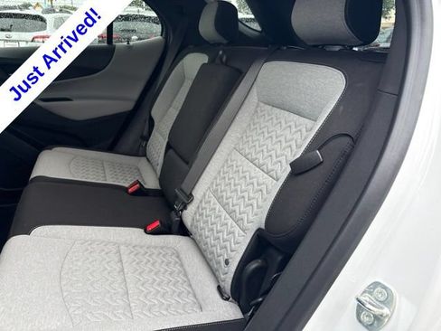 Used 2023 Chevrolet Equinox LS w/ LS Convenience Package FWD image 11