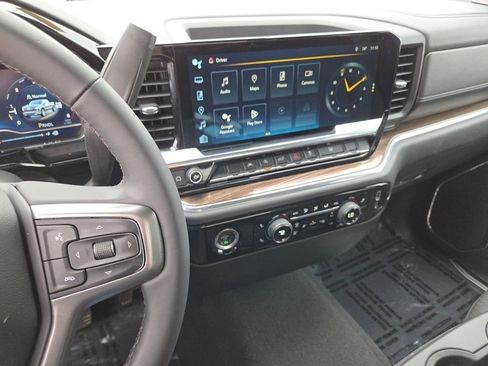 Used 2023 Chevrolet Silverado 1500 LT AWD/4WD image 35