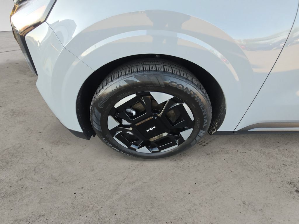 Used 2026 Kia Carnival EX FWD image 13