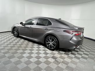Used 2023 Toyota Camry SE video 2
